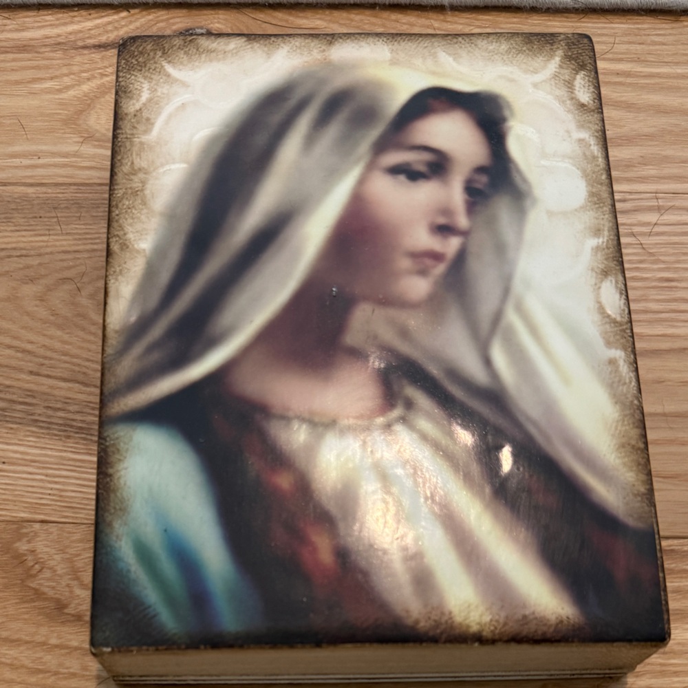 Retired Sid Dickens “Grace” Memory Tile